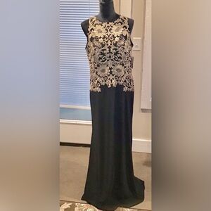 NWT Alex Evenings Black & Gold Sleeveless Sheath Gown 12